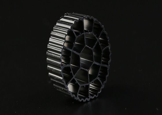 खरीदें काले रंग का प्लास्टिक MBBR Kaldnes K1 MBBR बायो मीडिया एचडीपीई सामग्री 25mm X 12mm आकार online manufacture