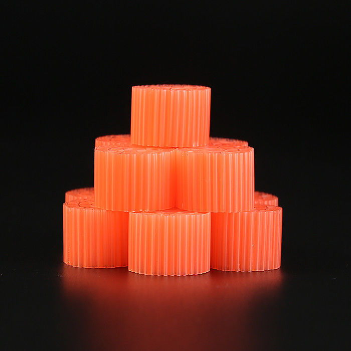 एमबीबीआर बायोफिल्टर मीडिया प्लास्टिक फिल्टर मीडिया 0.96 - 0.98g/cm3 घनत्व और सफेद रंग