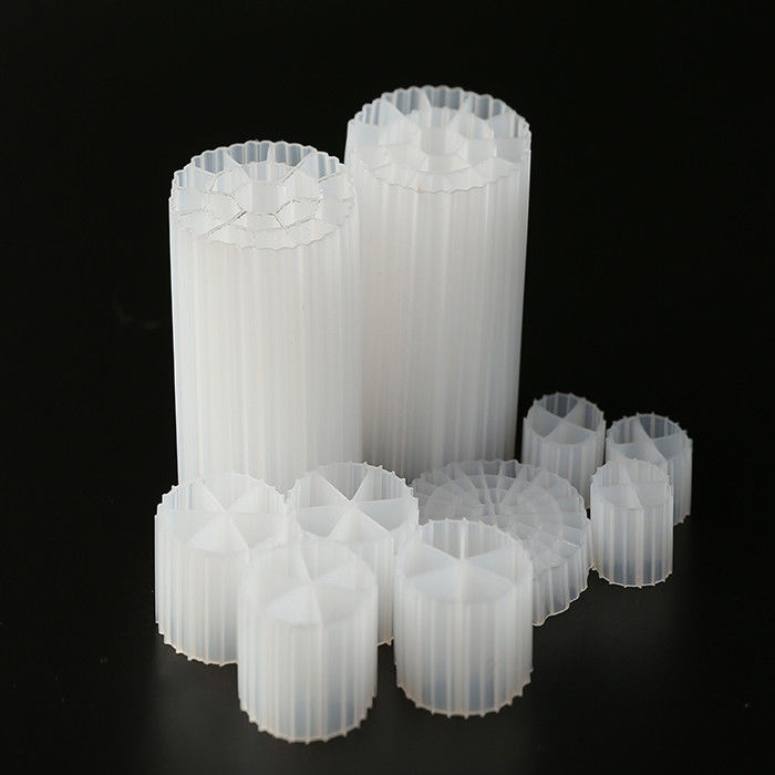 एमबीबीआर बायोपाइप सफेद रंग और एचडीपीई सामग्री K3 फिल्टर मीडिया सदमे प्रतिरोध और अच्छा सतह क्षेत्र ifas k1 तालाब फिल्टर