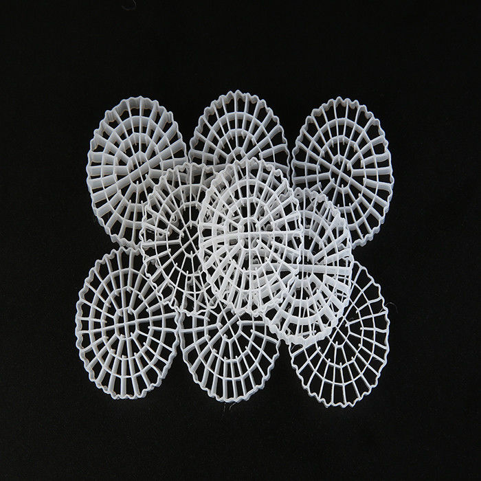 अपशिष्ट जल उपचार फ्लोटिंग फिल्टर मीडिया 64 छेद K5 बायो मीडिया के साथ कुंवारी एचडीपीई सामग्री