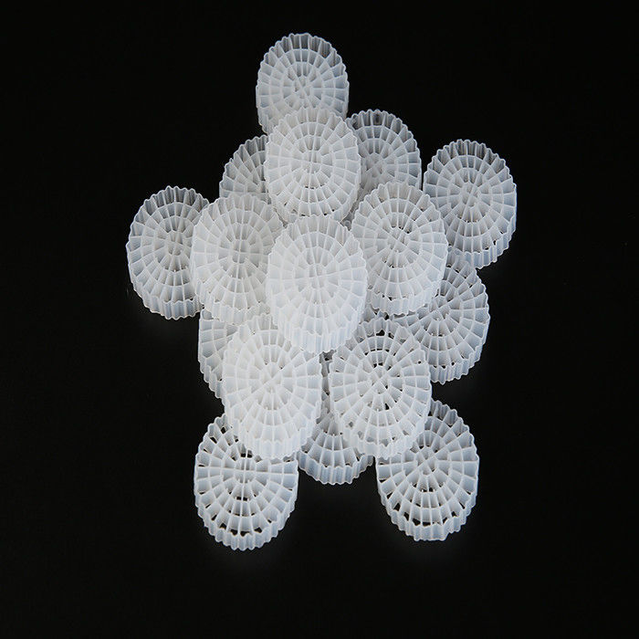 पर्यावरण के अनुकूल चलती बिस्तर बायोफिल्म रिएक्टर अपशिष्ट जल उपचार के लिए कुंवारी एचडीपीई सामग्री