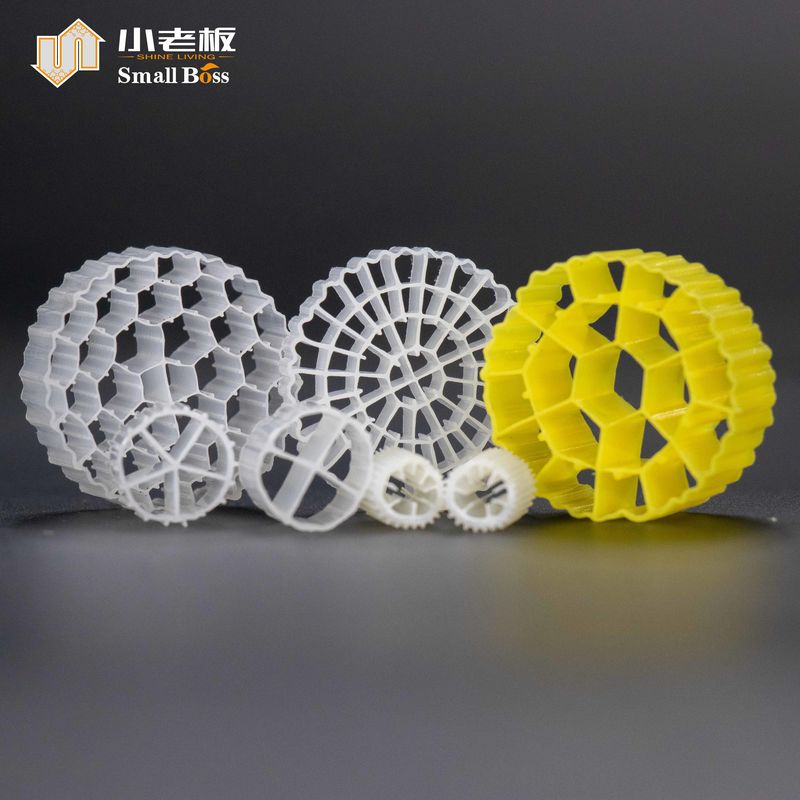 प्लास्टिक काली रंग काई काल्डनेस फिल्टर मीडिया अच्छा प्रभाव प्रतिरोध जलपालन के लिए