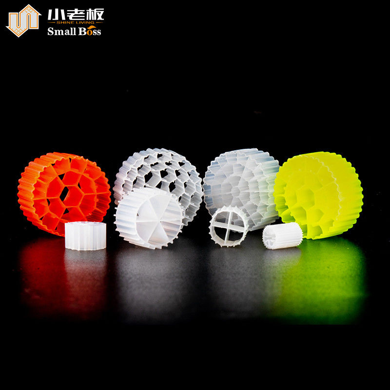 प्लास्टिक काली रंग काई काल्डनेस फिल्टर मीडिया अच्छा प्रभाव प्रतिरोध जलपालन के लिए