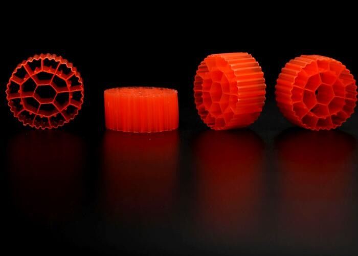 पर्यावरण के अनुकूल बायोसेल फिल्टर मीडिया कोई भी रंग वर्जिन एचडीपीई सामग्री बायो बॉल