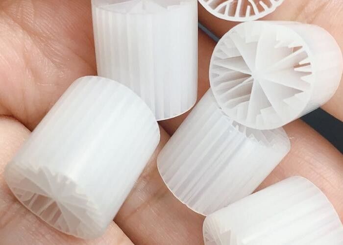 पर्यावरण के अनुकूल एनेरोबिक टैंक वाटर ट्रीटमेंट एमबीबीआर बायो मीडिया 15*15 मिमी बड़ा सतह क्षेत्र