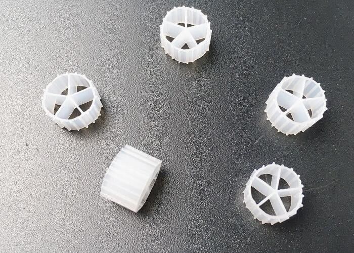 स्टॉक में K1 एमबीबीआर जल उपचार संयंत्र 10*7 मिमी बायोसेल एमबीबीआर फिल्टर मीडिया