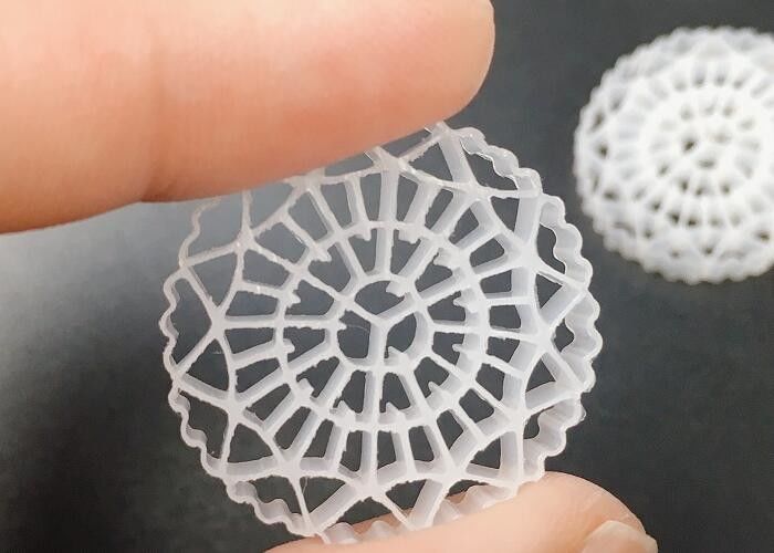 अंतरिक्ष की बचत एमबीबीआर बायोपाइप फ्लिटर मीडिया पीई 63 अपशिष्ट जल उपचार के लिए / आरएएस सफेद रंग ए 2 / ओ तकनीक के साथ