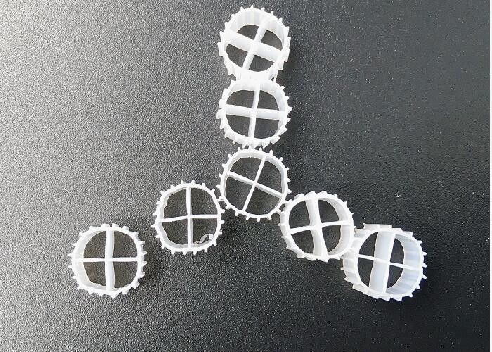 एमबीबीआर बायोफिल्टर मीडिया बायोचिप्स 0.96 - 0.98g / Cm3 घनत्व आरएएस के लिए