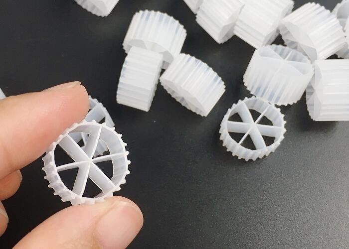 अच्छी प्रभाव प्रतिरोध एचडीपीई एमबीबीआर तालाबों के लिए काल्डनेस फिल्टर मीडिया