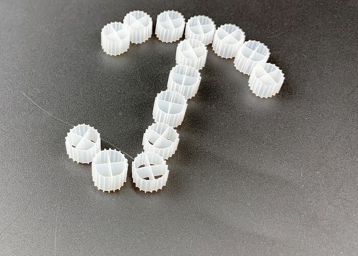 वर्जिन एचडीपीई व्हाइट 11 एमएम बायो फिल्टर मीडिया डेनिट्रीफिकेशन के लिए