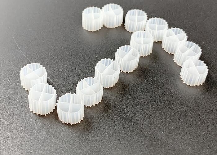 11*7mm MBBR बायो बॉल फिल्टर मीडिया बड़ा सतह क्षेत्र