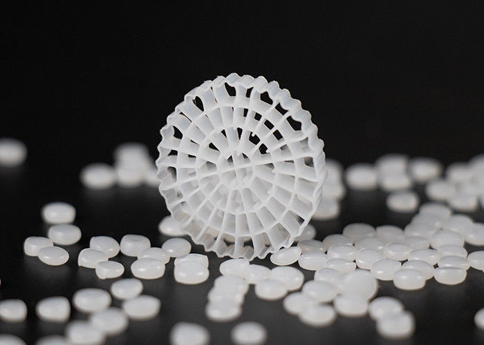 पर्यावरण के अनुकूल चलती बिस्तर बायोफिल्म रिएक्टर अपशिष्ट जल उपचार के लिए कुंवारी एचडीपीई सामग्री