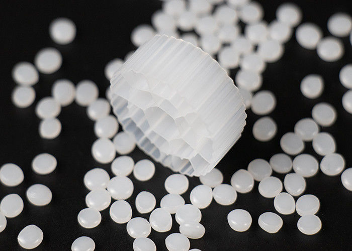 19 छेद K3 बायोसेल फिल्टर मीडिया के साथ कुंवारी एचडीपीई सामग्री और सफेद रंग