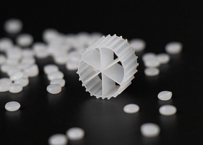 एमबीबीआर 100% वर्जिन एचडीपीई पीई04 बायो फिल्टर मीडिया सफेद रंग 0.98g/Cm3