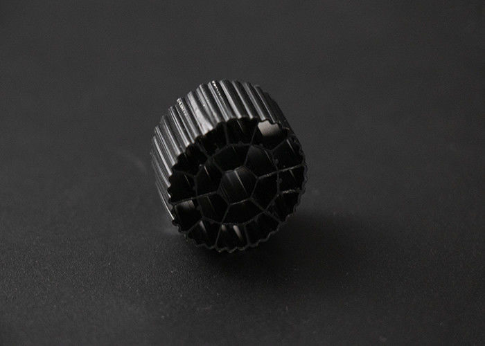 काला रंग फ्लोटिंग 25*12 मिमी Mbbr बायो फिल्टर मीडिया एचडीपीई सामग्री