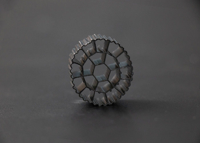 काला रंग फ्लोटिंग 25*12 मिमी Mbbr बायो फिल्टर मीडिया एचडीपीई सामग्री