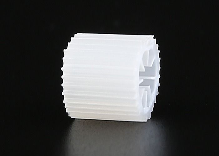 बायोसेल फिल्टर मीडिया वर्जिन एचआईपीएस सामग्री 5*10 मिमी आकार एमबीबीआर बायो मीडिया बायोसेल फॉर तालाब