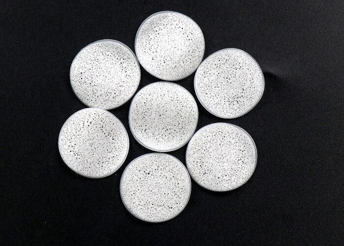 जैव चिप्स जैविक बायोट्यूब फिल्टर मीडिया सफेद रंग गोल सपाट टुकड़े